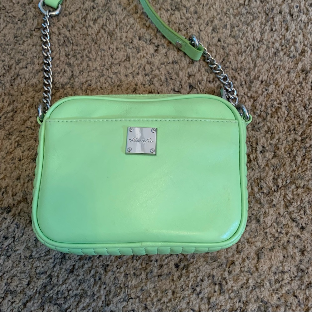 Kenneth Cole adjustable lime green crossbody bag - Picture 2 of 10